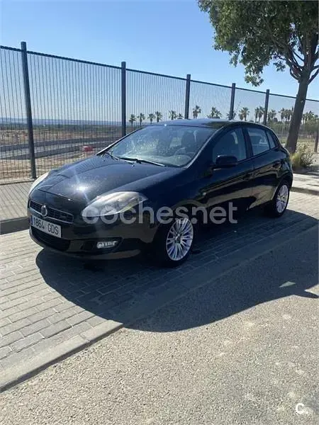 Usado Fiat Bravo Dynamic 120 CV (88 kW) 2008 Negro Utilitario