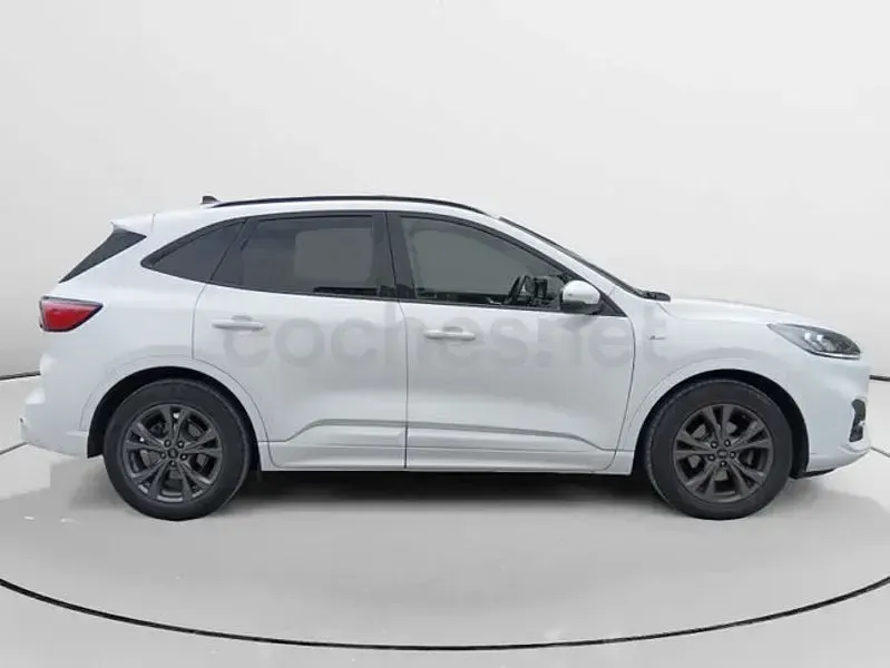 Usado Ford Kuga ST-Line 150 CV (110 kW) 2022 Blanco SUV