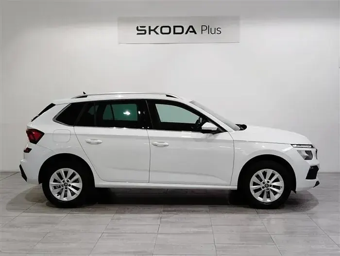 Usado Skoda Kamiq Selection 115 CV (84 kW) 2025 Blanco SUV