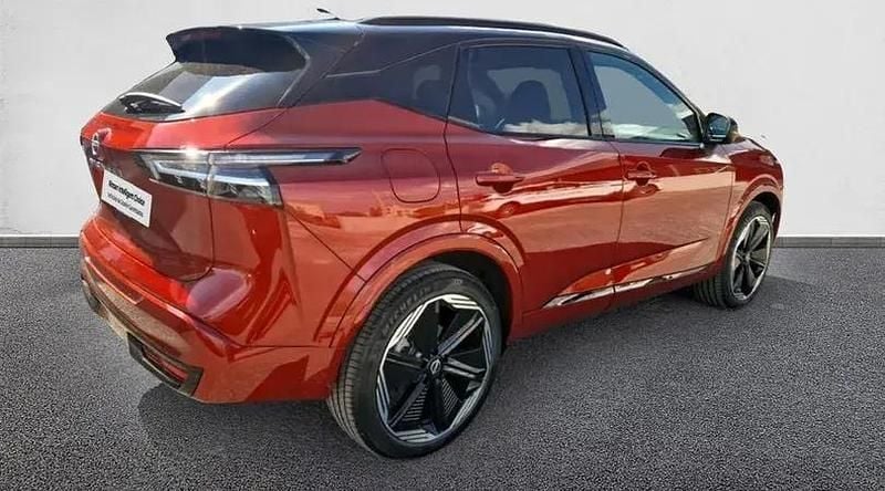 Usado Nissan Qashqai 140 CV (102 kW) 2025 Fuji sunset con techo midnight SUV