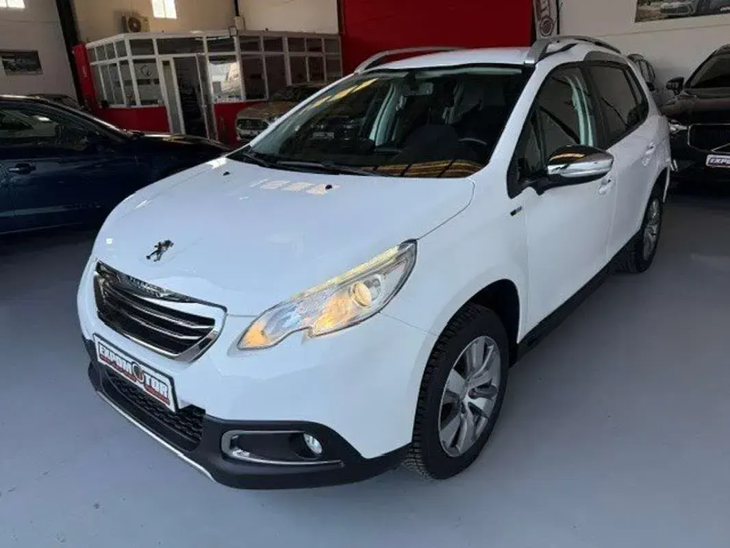 Usado Peugeot 2008 Access 82 CV (60 kW) 2016 Blanco SUV
