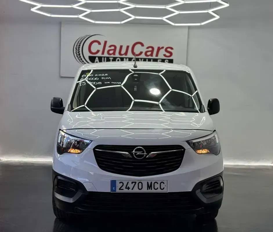 Usado Opel Combo Business Edition 102 CV (75 kW) 2022 Blanco Monovolumen