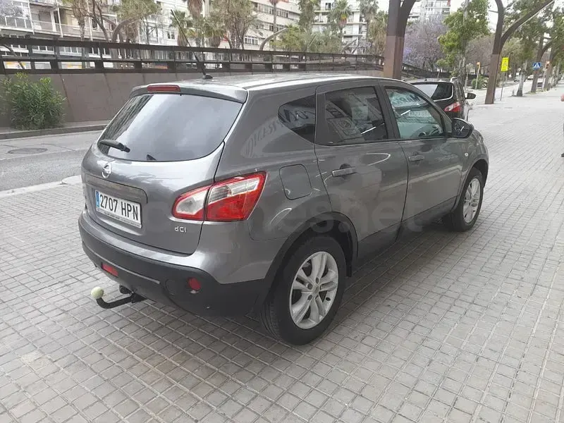 Usado Nissan Qashqai Acenta 130 CV (95 kW) 2013 Gris / plata SUV