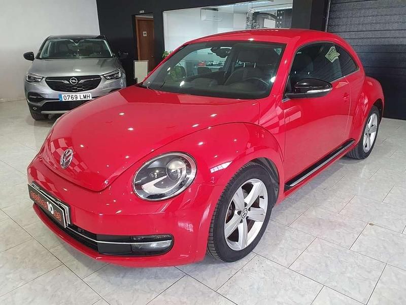 Usado VW Beetle Design 140 CV (102 kW) 2013 Rojo Utilitario