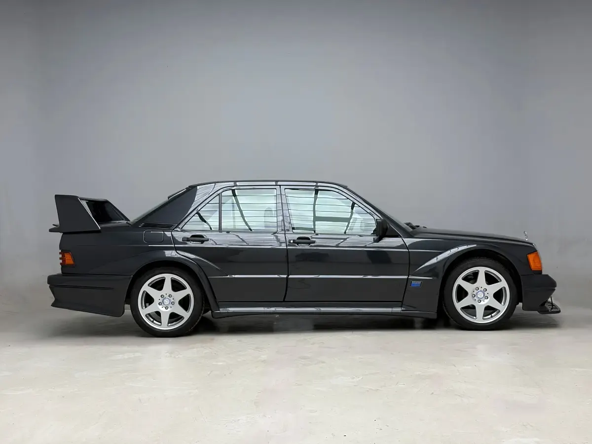 Usado Mercedes 190 109 CV (80 kW) 1993 Negro Berlina