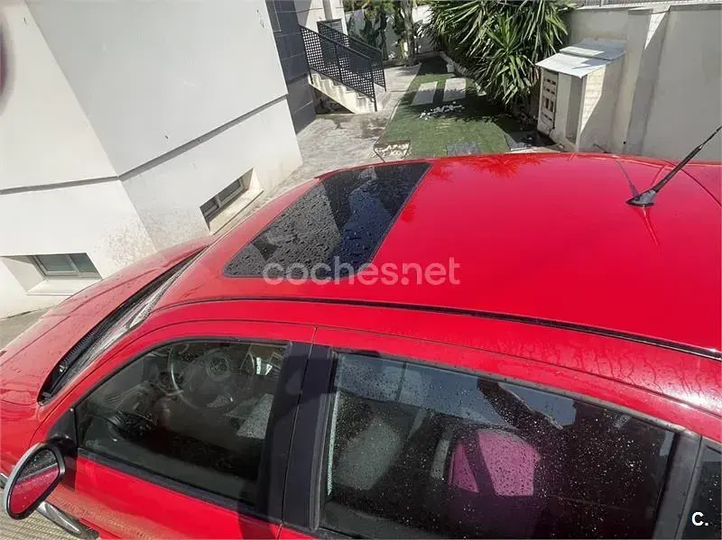 Usado Seat Leon Sport 150 CV (110 kW) 2004 Rojo Utilitario