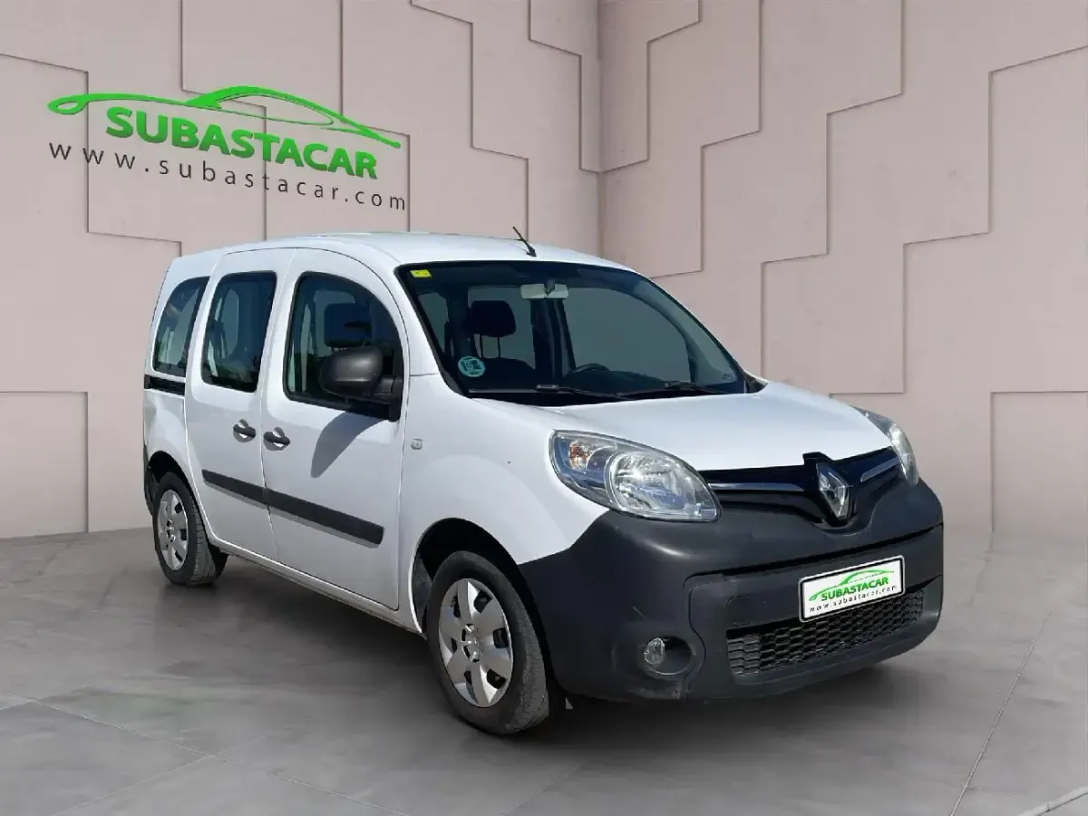 Usado Renault Kangoo 75 CV (55 kW) 2018 Blanco Monovolumen