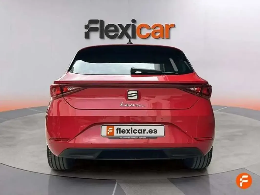 Usado Seat Leon XCELLENCE 150 CV (110 kW) 2022 Rojo Berlina
