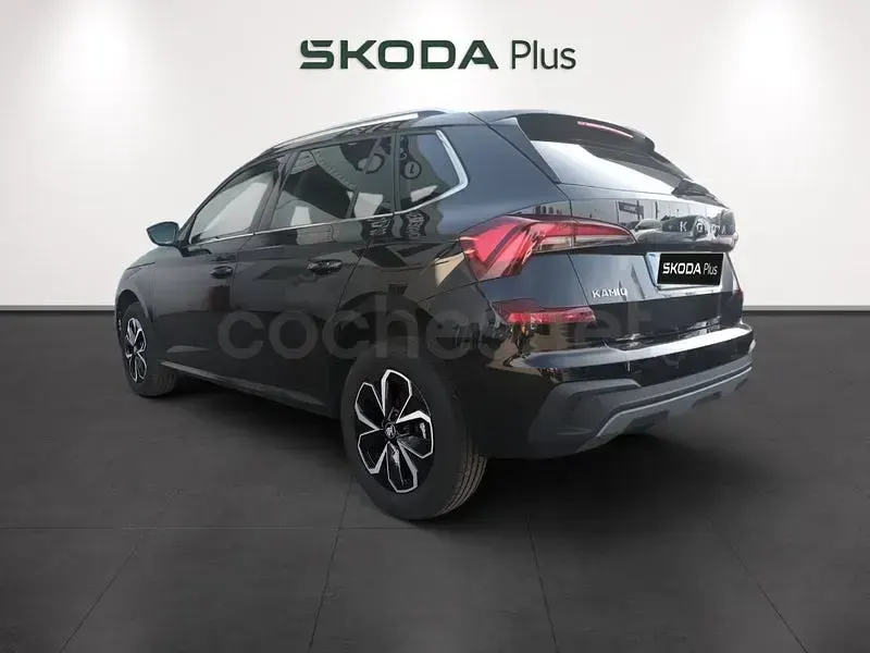 Usado Skoda Kamiq Selection 115 CV (84 kW) 2025 Negro SUV