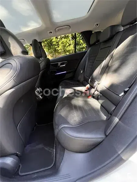 Usado Mercedes E300 320 CV (235 kW) 2022 Blanco Familiar