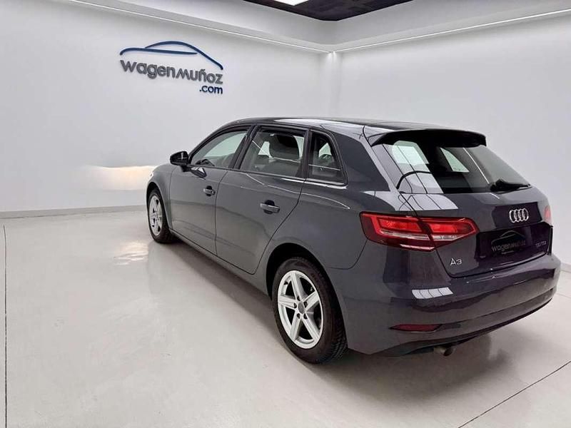 Usado Audi A3 Sportback 116 CV (85 kW) 2020 Gris Utilitario