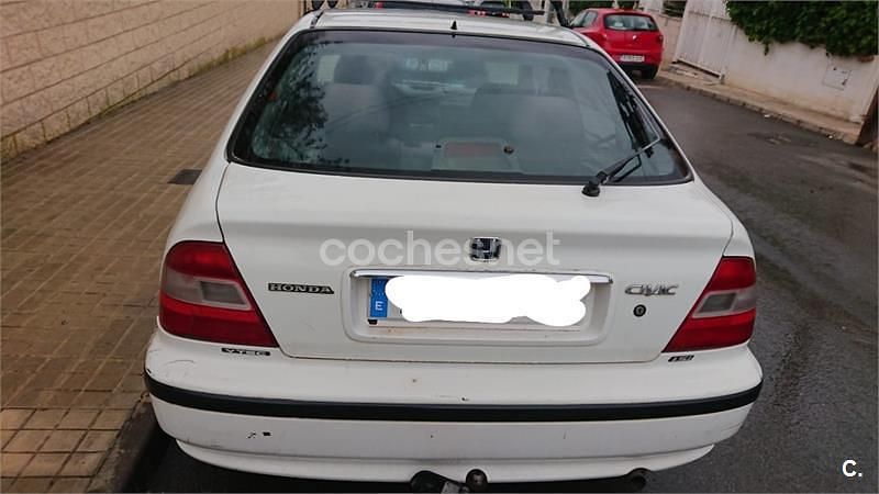 Usado Honda Civic LS 115 CV (84 kW) 1998 Blanco Berlina