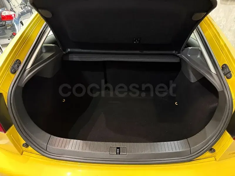Usado Seat Leon Sport 180 CV (132 kW) 2001 Amarillo Utilitario