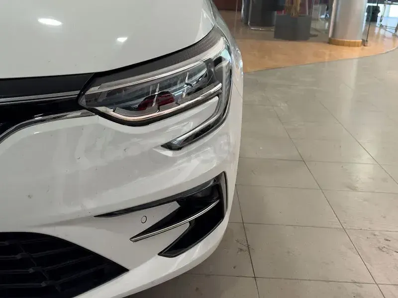 Usado Renault Mégane II Zen 115 CV (84 kW) 2021 Blanco Berlina