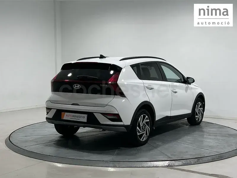 Usado Hyundai Bayon 100 CV (73 kW) 2025 Blanco SUV