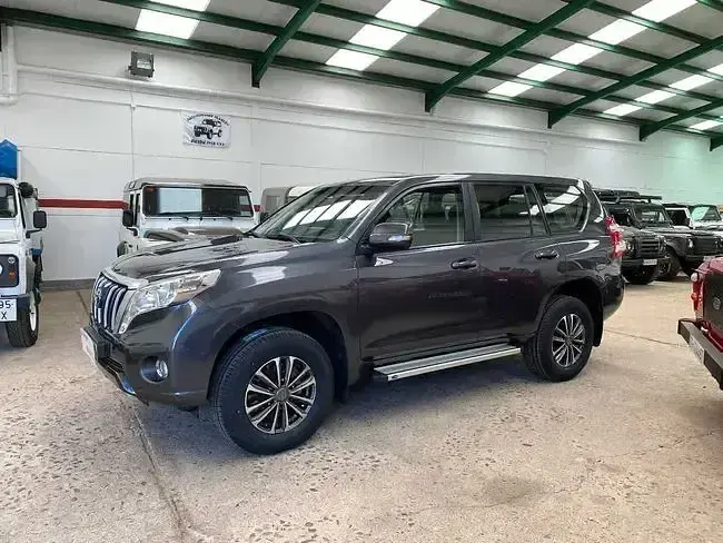 Usado Toyota Land Cruiser 177 CV (130 kW) 2016 Gris SUV