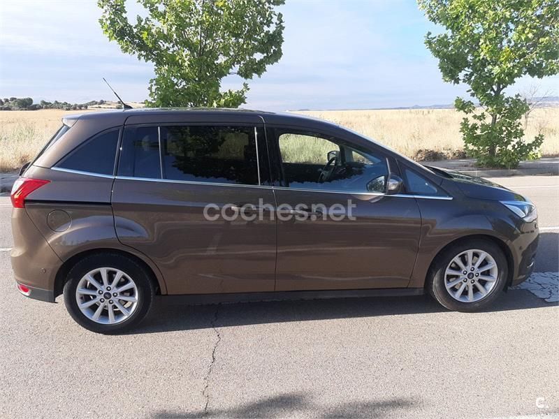 Usado Ford Grand C-Max Titanium 125 CV (91 kW) 2015 Marrón Monovolumen