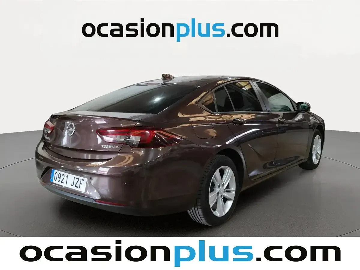 Usado Opel Insignia Selective 136 CV (100 kW) 2017 Marrón Berlina
