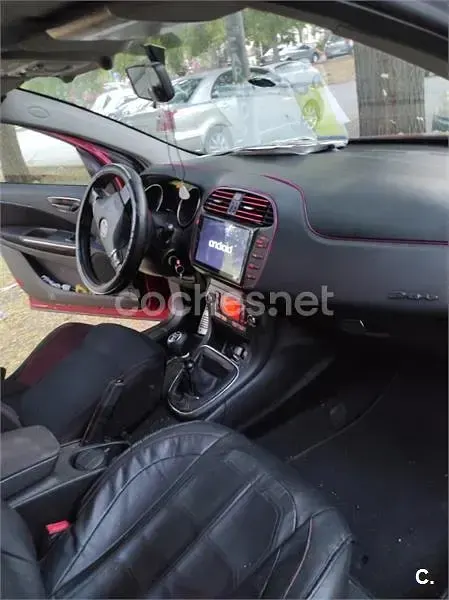Usado Fiat Bravo Dynamic 120 CV (88 kW) 2008 Rojo Utilitario