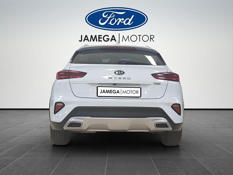 Usado Kia XCeed 136 HP (100 kW) 2021 Branco SUV