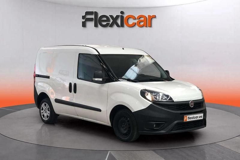 Blanco Usado 2022 Fiat Doblò Monovolumen | 10.390 € (Buen precio) - Imagen 1/4