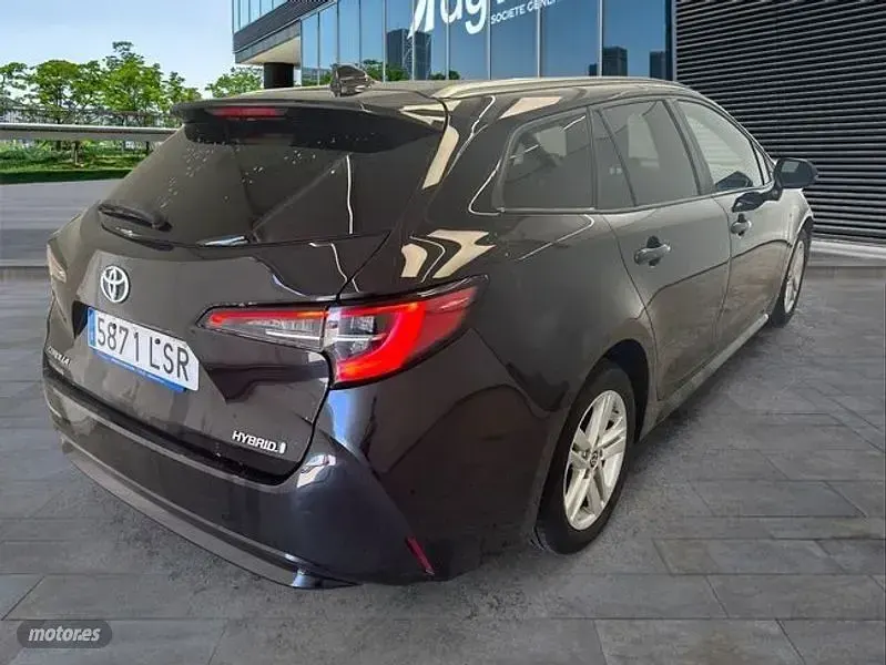 Usado Toyota Corolla Active 122 CV (89 kW) 2021 Negro Familiar
