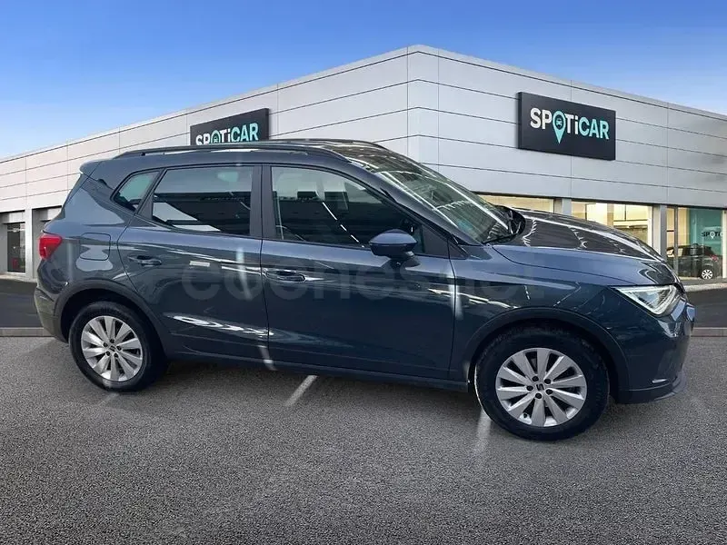 Usado Seat Arona Style 115 CV (84 kW) 2025 Gris / plata SUV