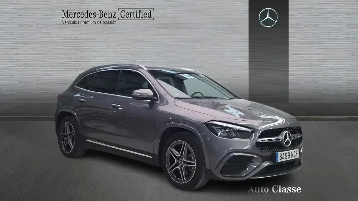 Begagnad Mercedes GLA200 AMG line 150 HK (110 kW) 2025 Grå SUV