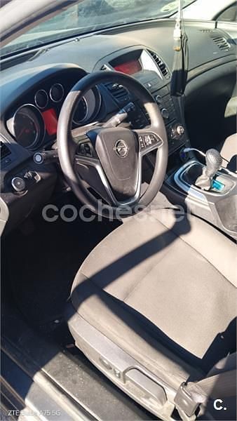 Usado Opel Insignia Edition 110 CV (80 kW) 2011 Gris / plata Berlina