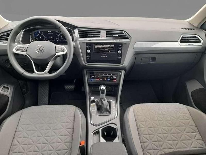 Usado VW Tiguan 245 CV (180 kW) 2024 Plateado SUV