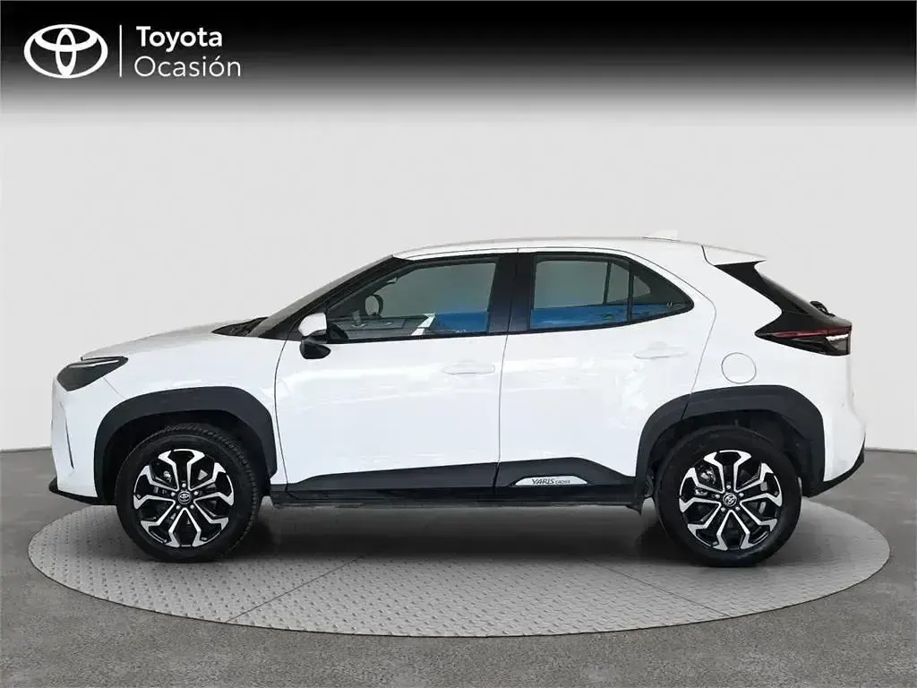 Usado Toyota Yaris Cross Active 116 CV (85 kW) 2023 Blanco SUV