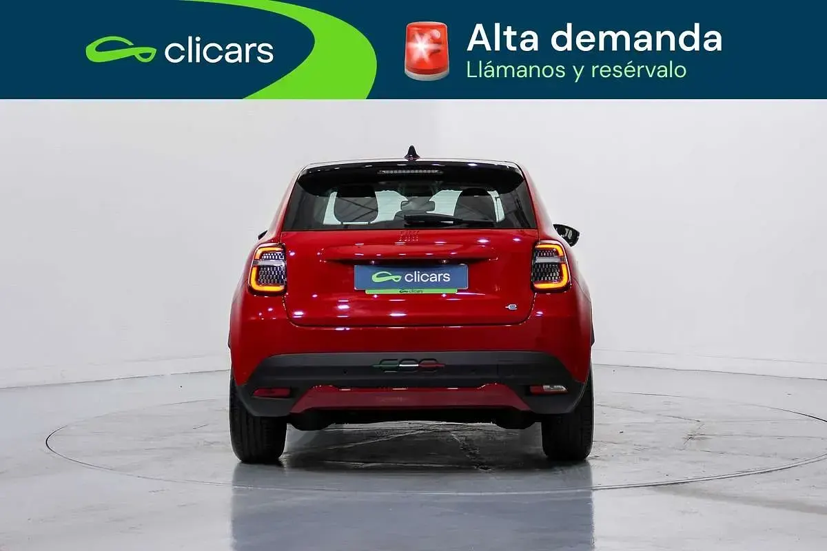 Usado Fiat 600E Red 114 kW (156 CV) 2024 Rojo SUV