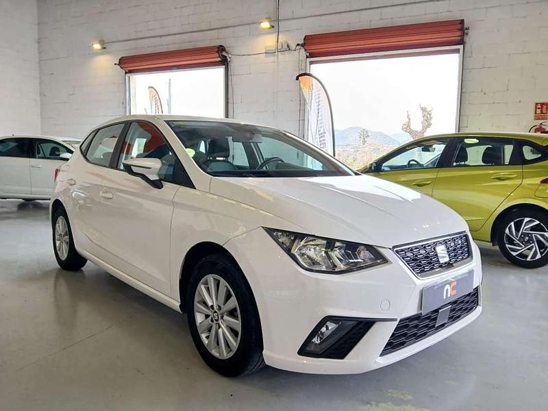 Usado Seat Ibiza Reference 75 CV (55 kW) 2018 Negro Utilitario