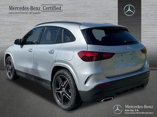 Usado Mercedes GLA200 AMG line 163 CV (119 kW) 2025 Plata hightech SUV
