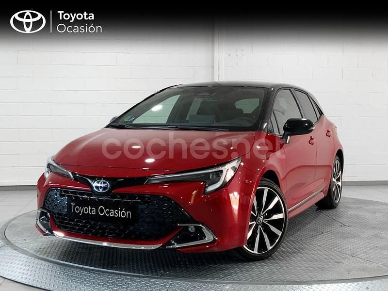 Rojo Nuevo 2025 Toyota Corolla Edition Berlina | 29.800 € (Un poco caro) - Imagen 1/4