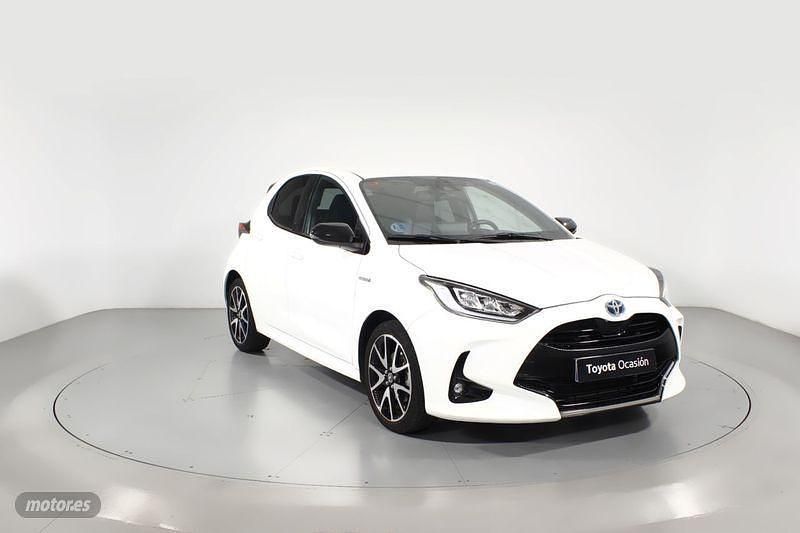 Blanco Usado 2021 Toyota Yaris Hybrid Style | 21.700 € (Precio justo) - Imagen 1/4