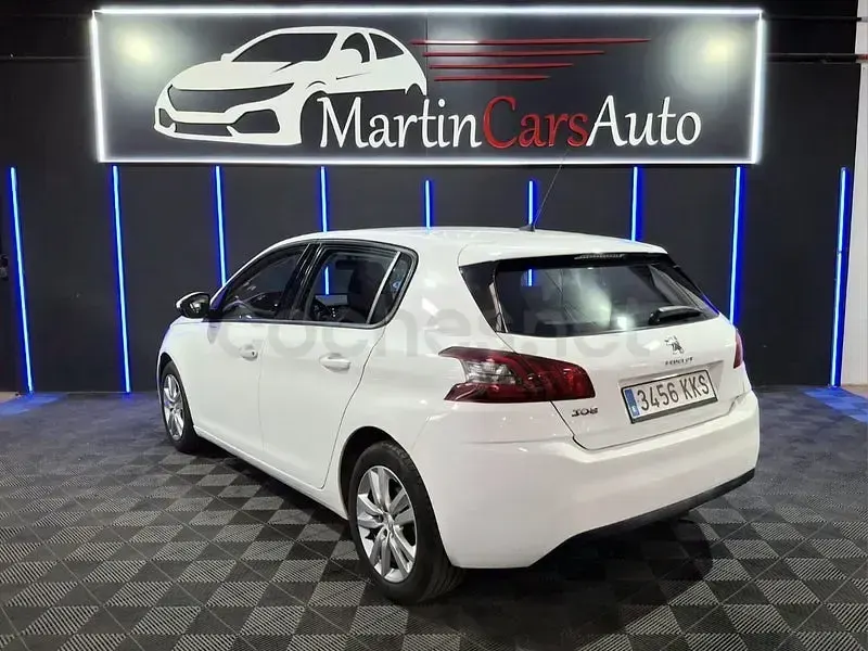 Usado Peugeot 308 Active 131 CV (96 kW) 2018 Blanco Berlina