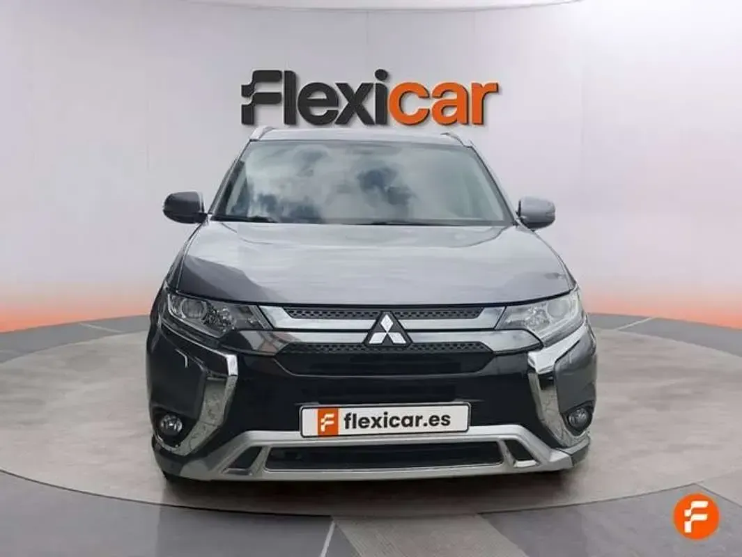 Usado Mitsubishi Outlander P-HEV Motion 224 CV (164 kW) 2018 Gris SUV