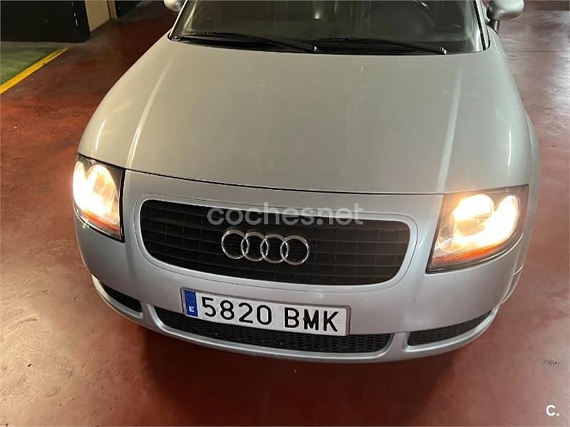 Usado Audi TT 180 CV (132 kW) 2001 Gris / plata Coupe