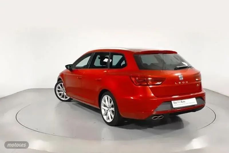 Usado Seat Leon ST FR 150 CV (110 kW) 2020 Rojo Familiar