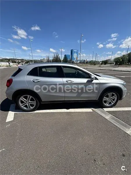 Usado Mercedes GLA200 Urban 156 CV (114 kW) 2015 Gris / plata SUV
