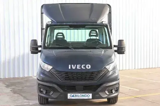Usado Iveco Daily 158 CV (116 kW) 2020 Negro Van
