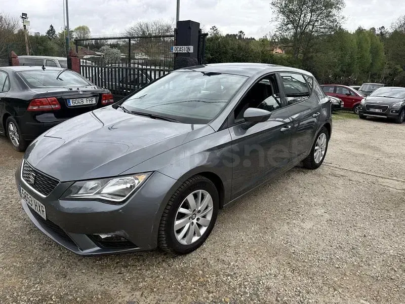 Usado Seat Leon I-Tech 110 CV (80 kW) 2014 Gris / plata Berlina