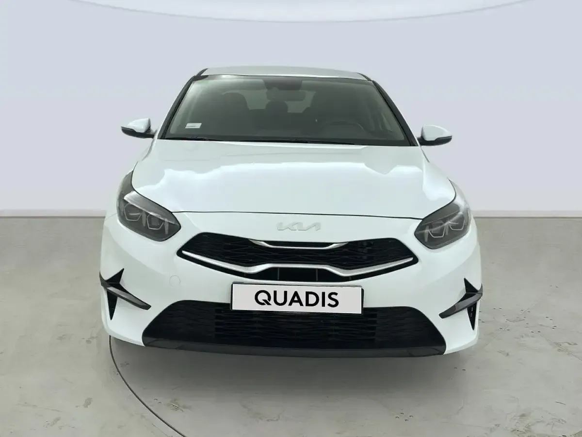 Usado Kia Ceed 101 CV (74 kW) 2022 Blanco Utilitario