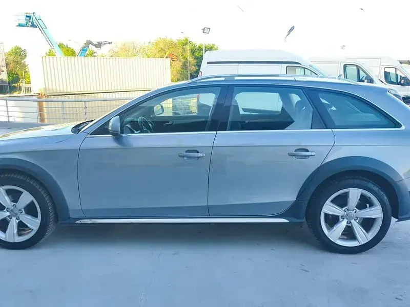 Usado Audi A4 Allroad 190 CV (139 kW) 2016 Gris / plata Familiar