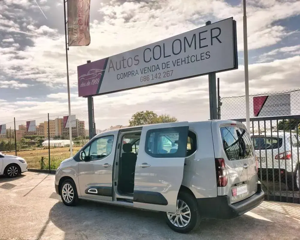 Usado Citroën Berlingo Feel 131 CV (96 kW) 2019 Beige Monovolumen