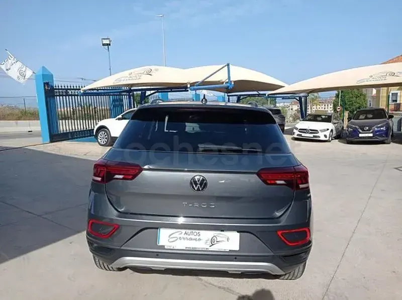Usado VW T-Roc 150 CV (110 kW) 2025 Gris / plata SUV