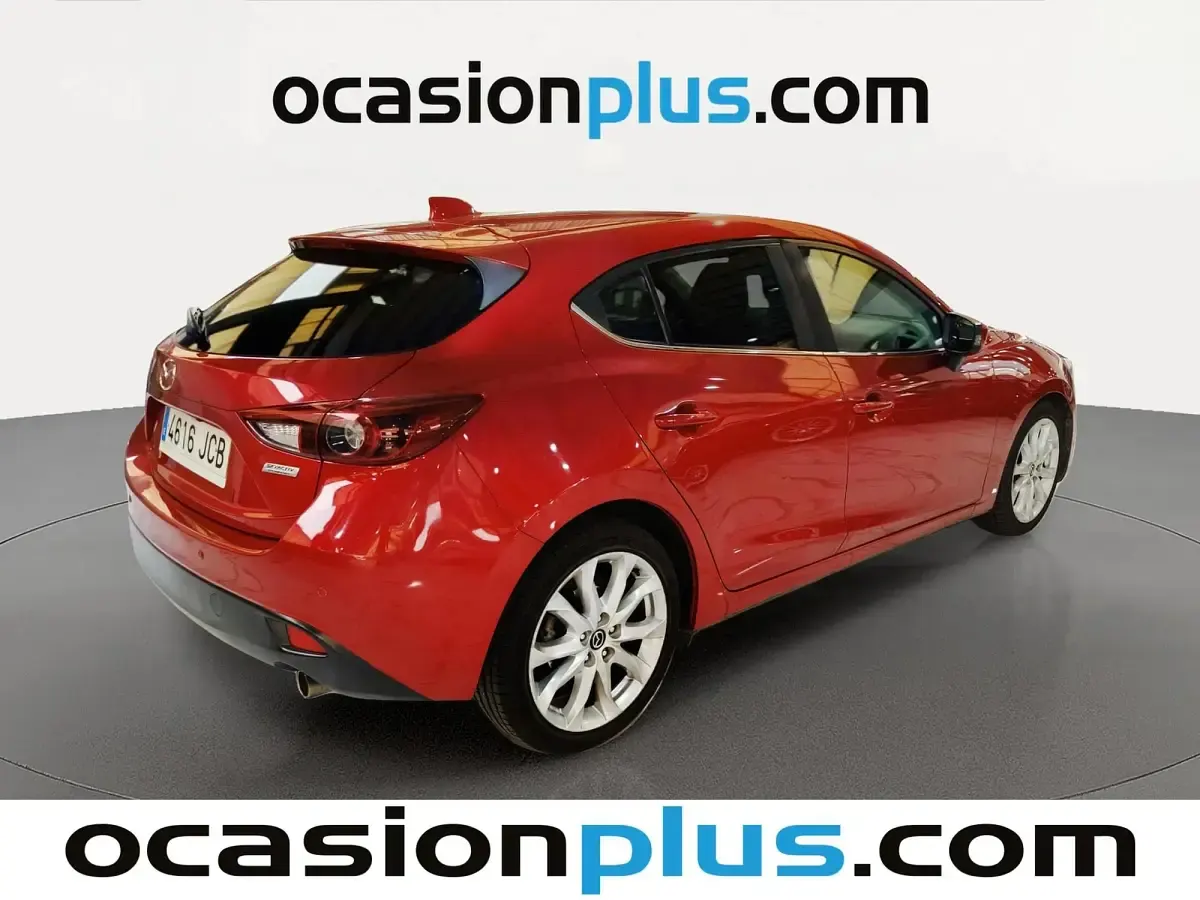 Usado Mazda 3 Luxury 120 CV (88 kW) 2015 Rojo Utilitario