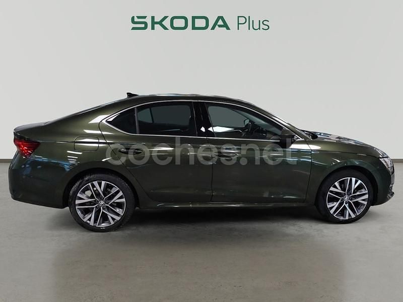 Usado Skoda Octavia Selection 150 CV (110 kW) 2024 Verde Berlina