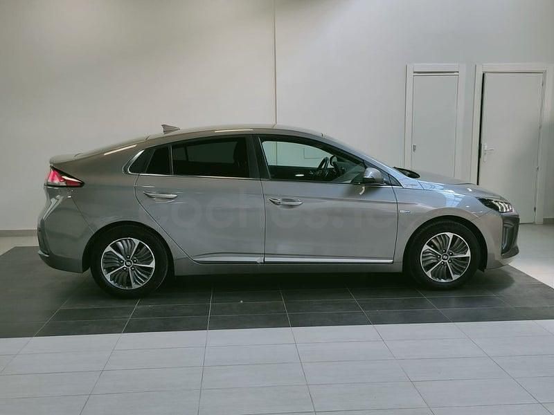 Usado Hyundai Ioniq 141 CV (103 kW) 2020 Gris / plata Utilitario